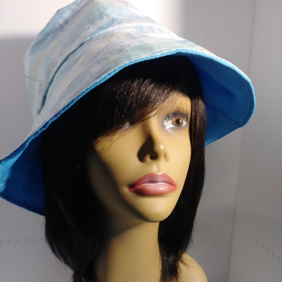 Handmade 90's style bucket hat - Picture 4 of 4